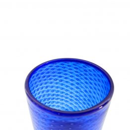 Vase perloptisch blau Nahaufnahme