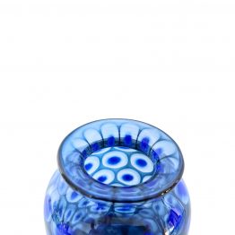 Pfauenauge Vase stahlblau lapisblau Nahaufnahme